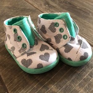 TOMS Paseo Mid Baby Boots